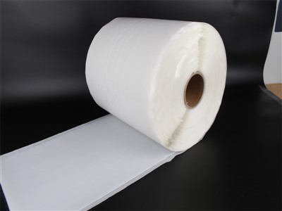 Šířka 28,5 cm tavného lepidla na knižní vazbu